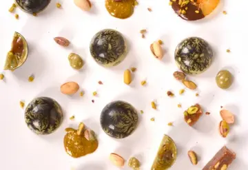 Bombons de pistache e laranja confit