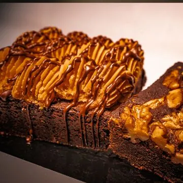 Brownies com doce de leite e nozes
